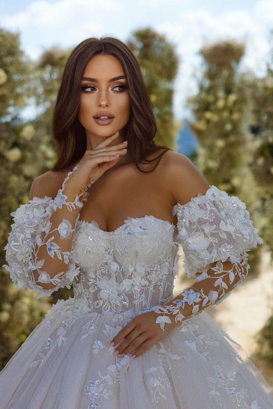 Elegant A-line Appliques Lace Sweetheart Tulle Wedding Dress With Long Sleeves-BMbridal.com