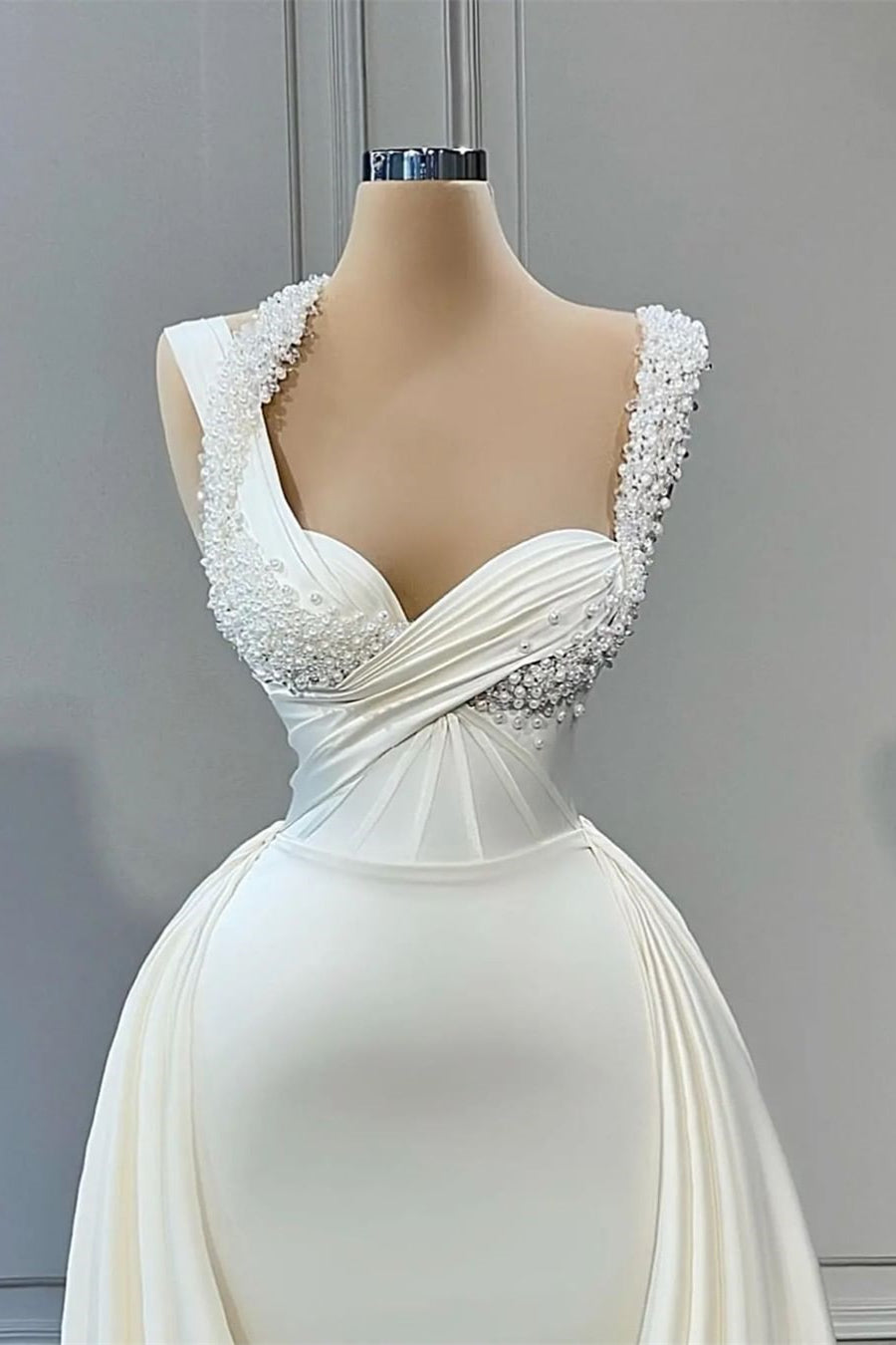 Elegant A-line Sweetheart Sleeveless Beading Wedding Dresses-BMbridal.com