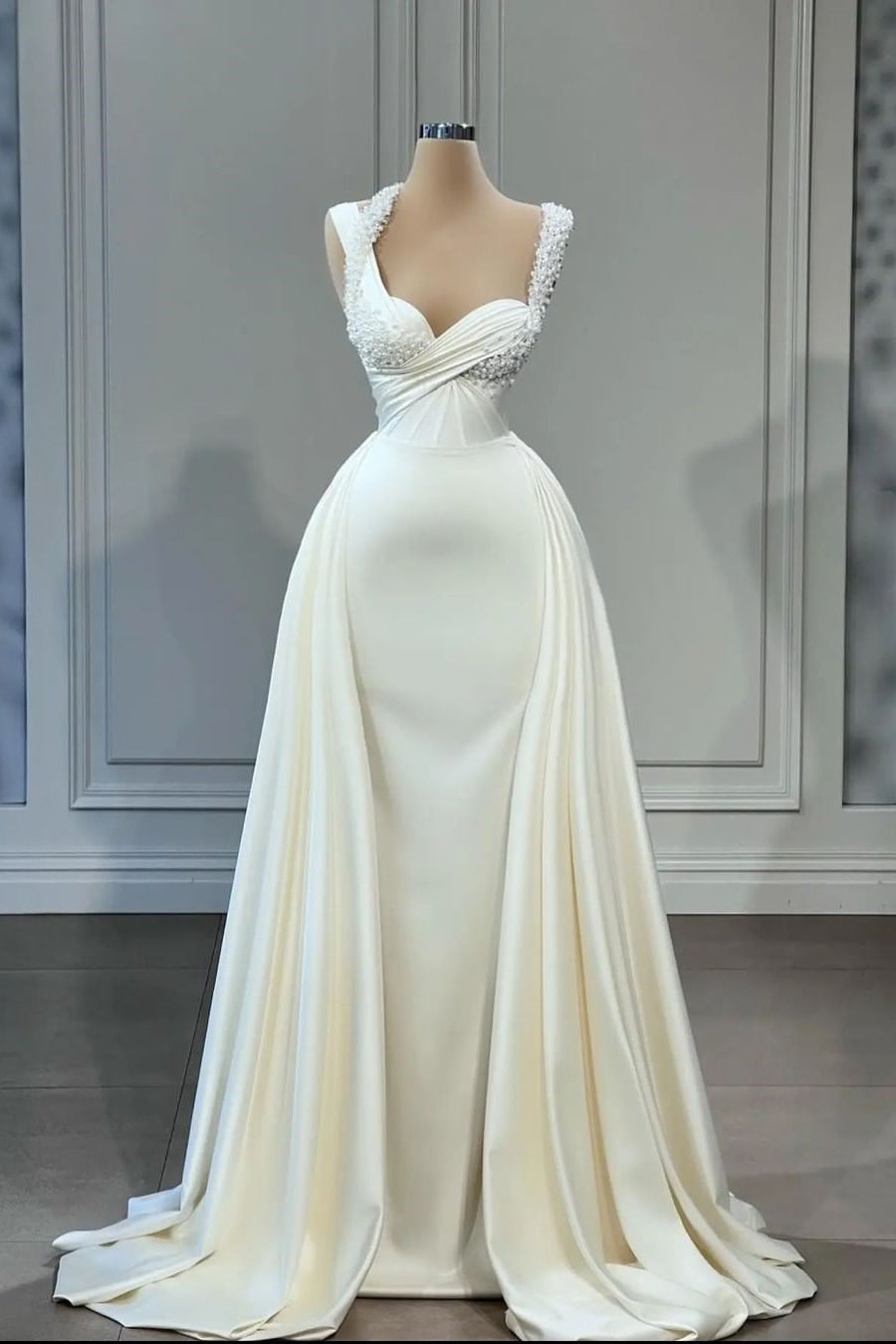 Elegant A-line Sweetheart Sleeveless Beading Wedding Dresses-BMbridal.com