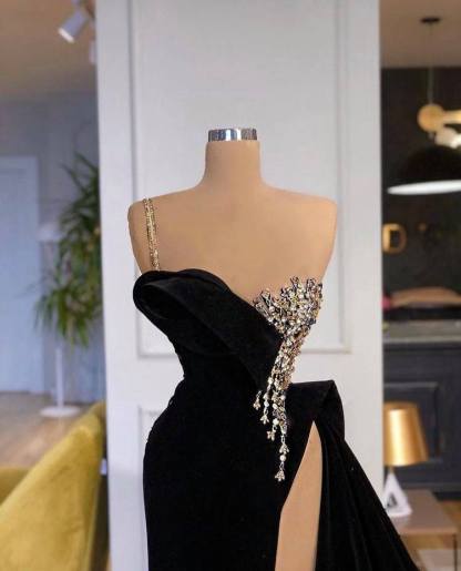 Elegant Black Split Front One Shoulder Prom Dress With Beading-BMbridal.com