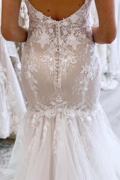 Elegant Long Mermaid V-neck Sleeveless Wedding Dresses With Lace-BMbridal.com