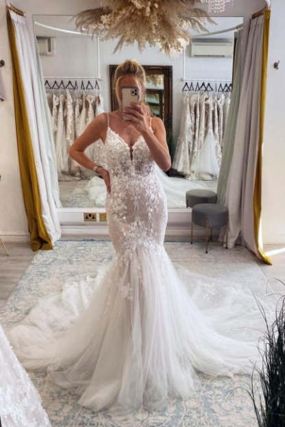 Elegant Long Mermaid V-neck Sleeveless Wedding Dresses With Lace-BMbridal.com