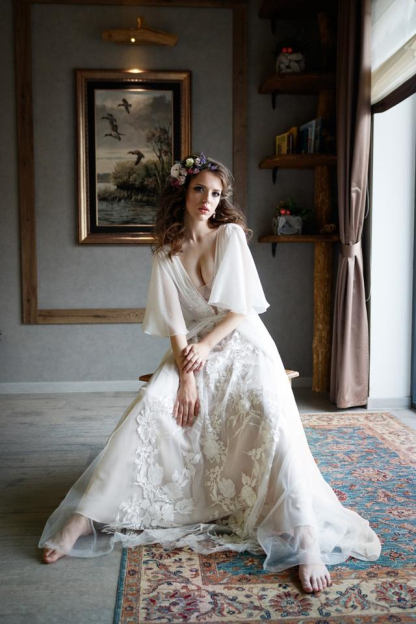 V-Neck Chiffon A-Line Lace Boho Wedding Dress with Belt