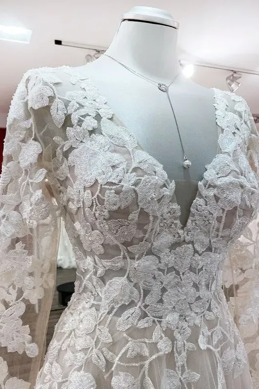 Classy Ivory Long Sleeves A-Line Lace Open Back Wedding Dresses with Tulle Appliques