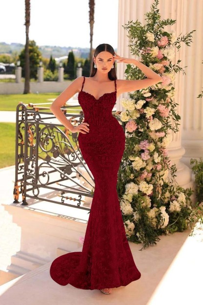 Spaghetti Strap Sleeveless Mermaid Appliques Long Prom Dress With Beadings