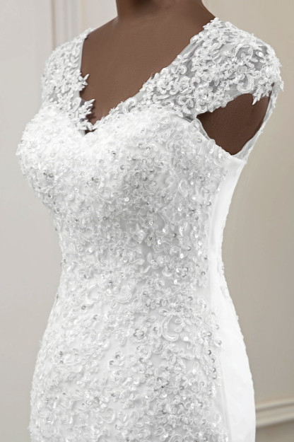 BMbridal Luxury V-Neck Sleeveless White Lace Mermaid Wedding Dresses with Appliques