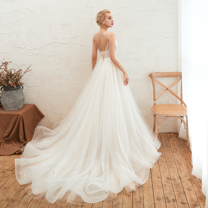 BMbridal Chic Spaghetti Straps V-Neck Ivory Tulle Wedding Dresses with Appliques