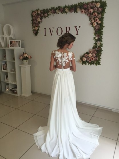 Luxury Ruffles A-Line Chiffon Lace Wedding Dress with Side Slit Appliques