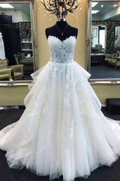 BMbridal Elegant Sweetheart Long Wedding Dress With Lace Appliques Online