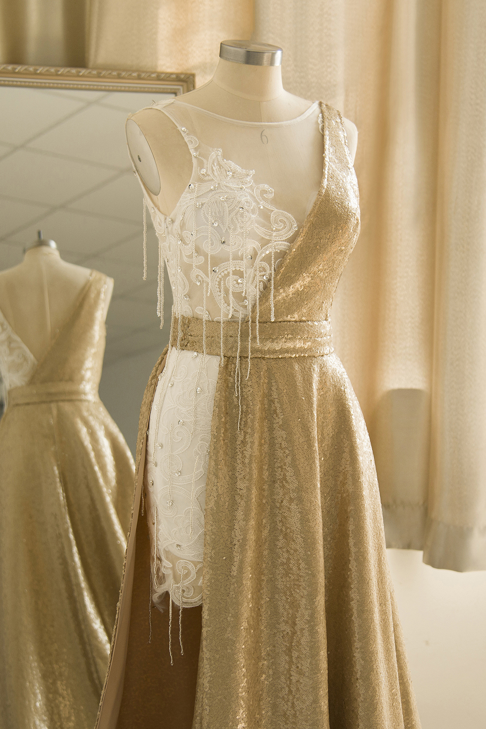 BMbridal Stylish Jewel Gold Sequined A-Line Prom Dresses Sleeveless White Appliques Evening Dress with Beadings-BMbridal