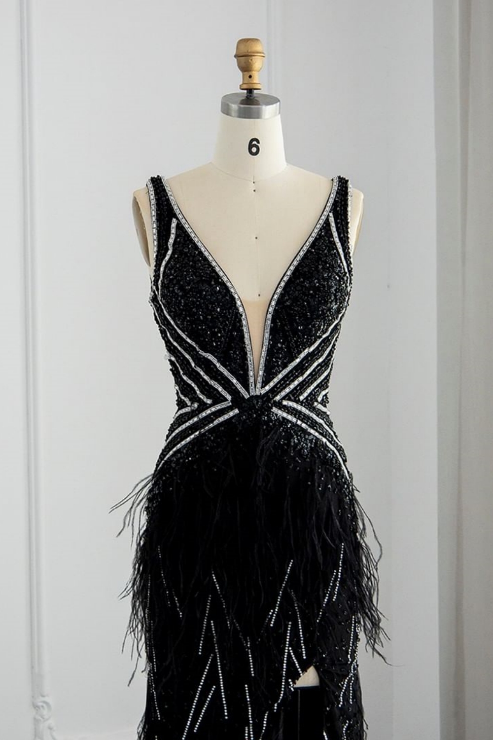 Bmbridal Black Floor-Length V-Neck Sleeveless Prom Dresses with Appliques