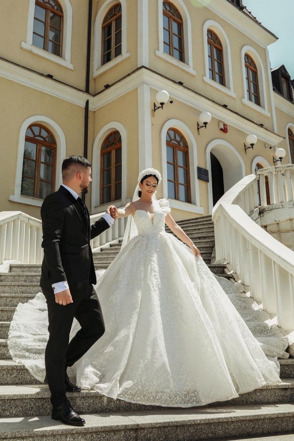 BMbridal V-Neck Sleeveless Prince Wedding Dress Ball Gown With Lace-BMbridal