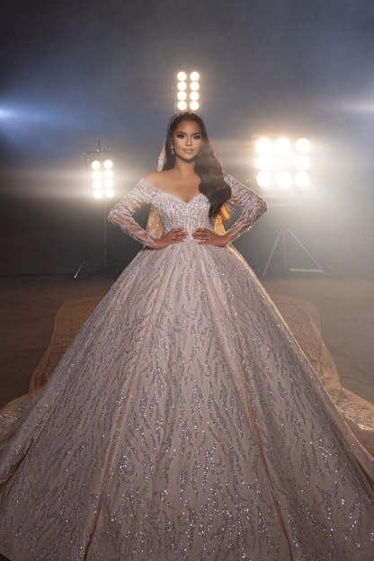 Gorgeous A-line Off-the-shoulder V-neck Wedding Dress With Lace-BMbridal.com