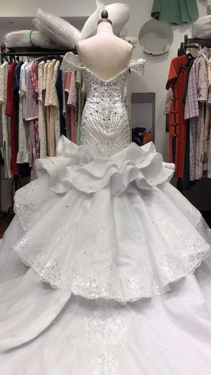 Gorgeous Off Shoulder Mermaid Wedding Dress with Lace Appliques Pearl-BMbridal