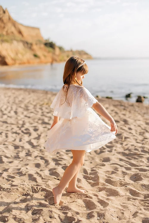 Lovely White A-line 3/4 Sleeves Appliques Flower Girls Dress With Lace-BMbridal.com