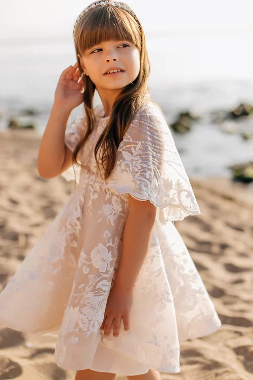 Lovely White A-line 3/4 Sleeves Appliques Flower Girls Dress With Lace-BMbridal.com