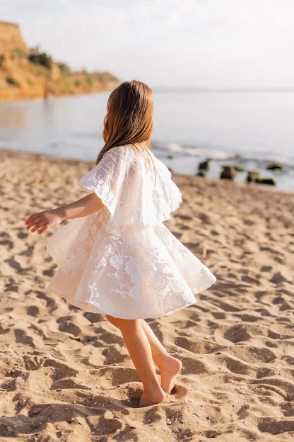 Lovely White A-line 3/4 Sleeves Appliques Flower Girls Dress With Lace-BMbridal.com