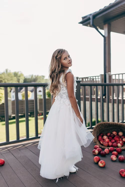 Princess White A-line Sleeveless Lace Flower Girls Dress-BMbridal.com