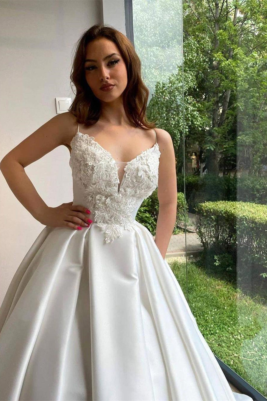 Romantic Spaghetti Straps White Lace Appliques Aline Wedding Dress Sleeveless Bridal Dress with Train-BMbridal