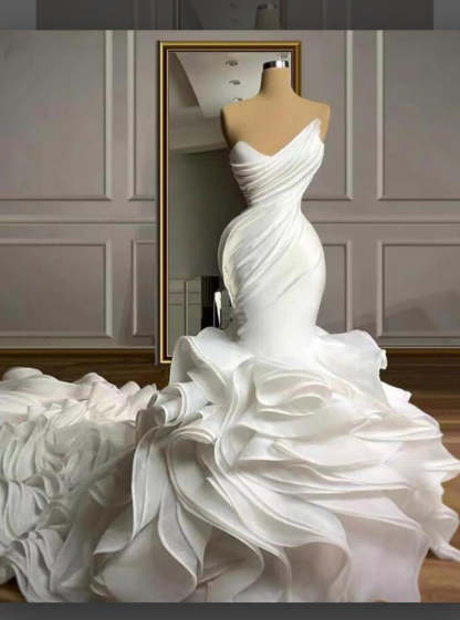 Stunning Strapless Organza Tiered Piping Mermaid Wedding Dress-BMbridal.com