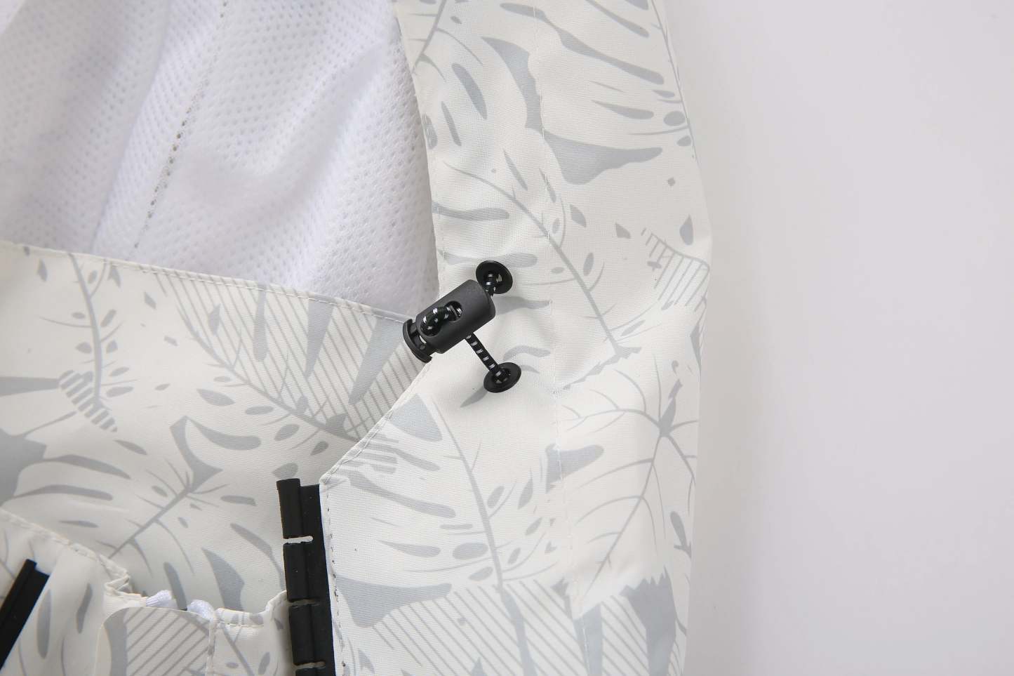 SWISSWELL Men's Windbreaker Rain Jacket Lightweight Hooded Raincoat -CUMRC01482|Swisswell