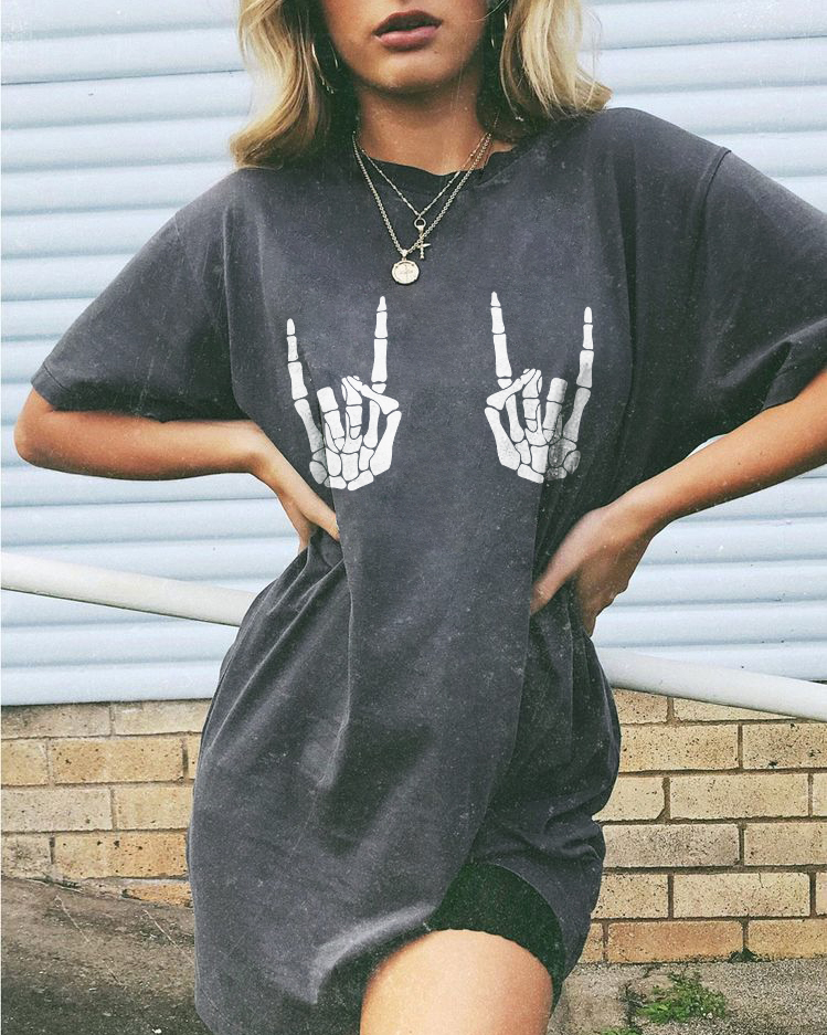 Cool Skull Hand Posture Print T-shirt
