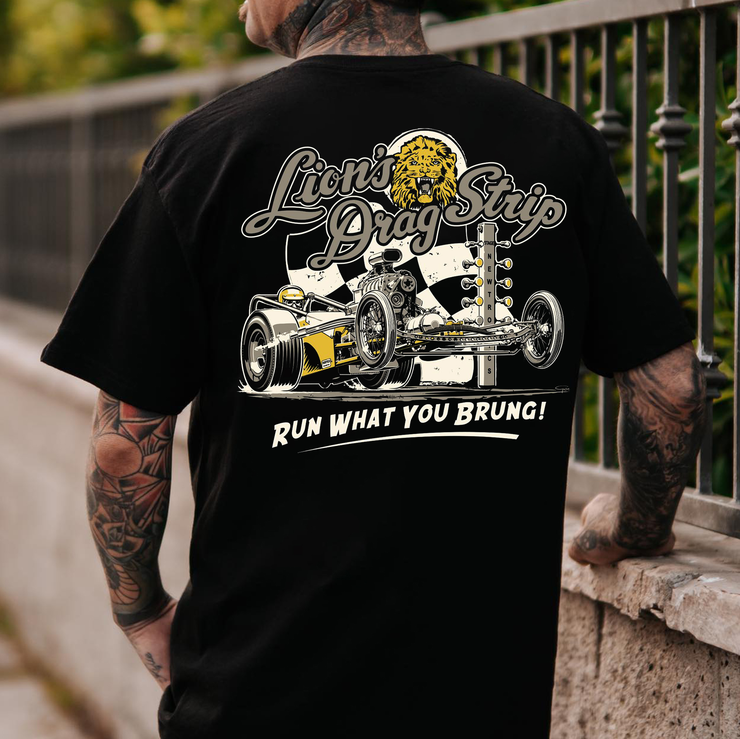 LION'S DRAG STRIP Classic Car Print Men's T-shirt