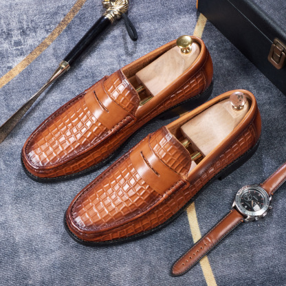 Men's Crocodile Pattern Embossed Penny Loafers
