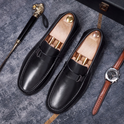 Men's Full-Grain Leather Metal Buckle Casual Loafers
