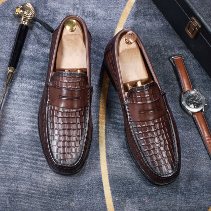 Men's Crocodile Pattern Embossed Penny Loafers