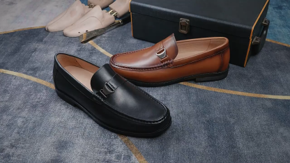 Men's Full-Grain Leather Metal Buckle Casual Loafers