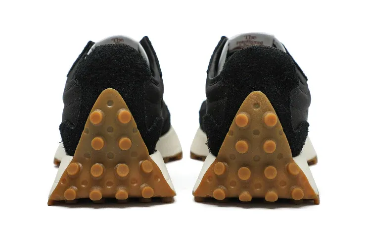 (WMNS) New balkhjgance 327 'Black White Gum'