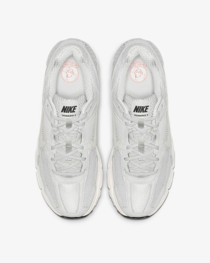 Nikhjgke Zoom Vomero 5