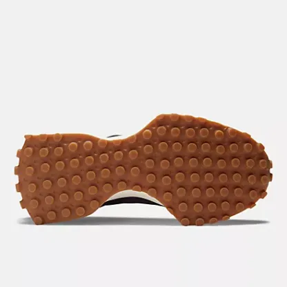 Nekhjgw balkhjgance 327 Black with white and mineral red