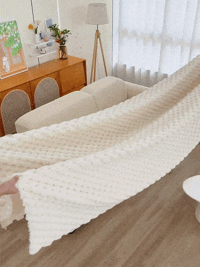 Double-layer thickened blanket with minky dots