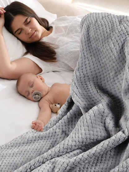 Double-layer thickened blanket with minky dots