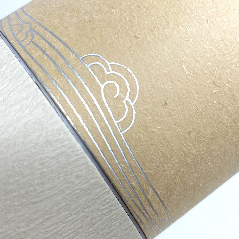 Customized Silver Stamped Kraft Tube with Handle