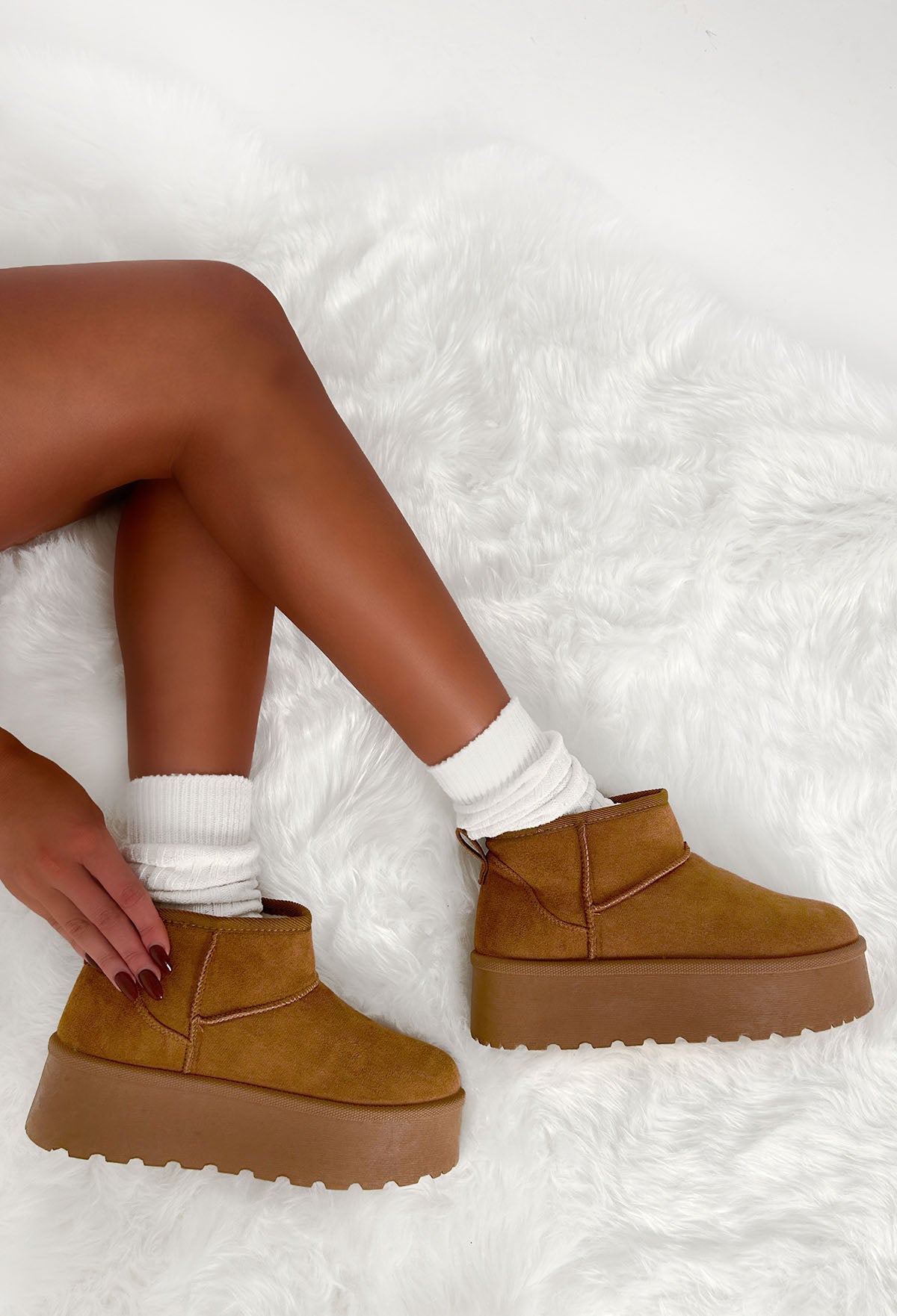 Slay On The Slopes Chestnut Platform Faux Fur Lining Cosy Boot-Sawsky. All Rights Reserved.