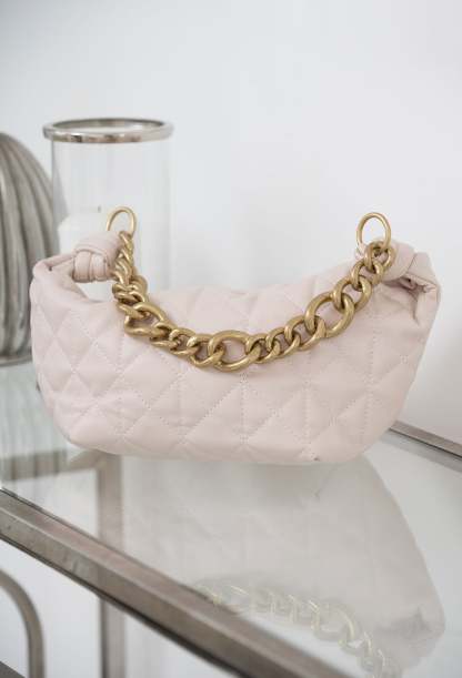 Shoot Your Shot Cream Quilted Chain Shoulder Bag-Sawsky. All Rights Reserved.