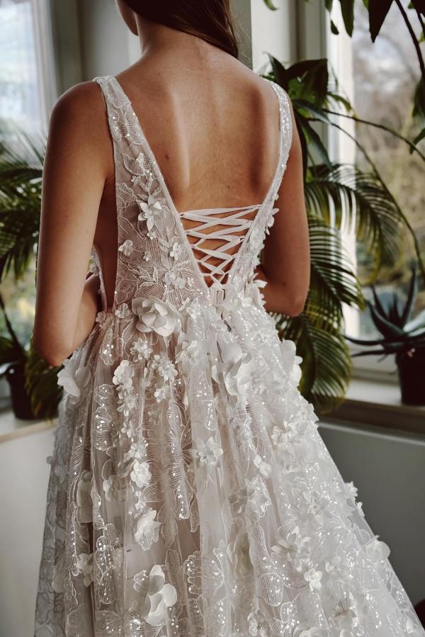 Wunderschöne Hochzeitskleider V Ausschnitt | Brautkleider A Linie Spitze