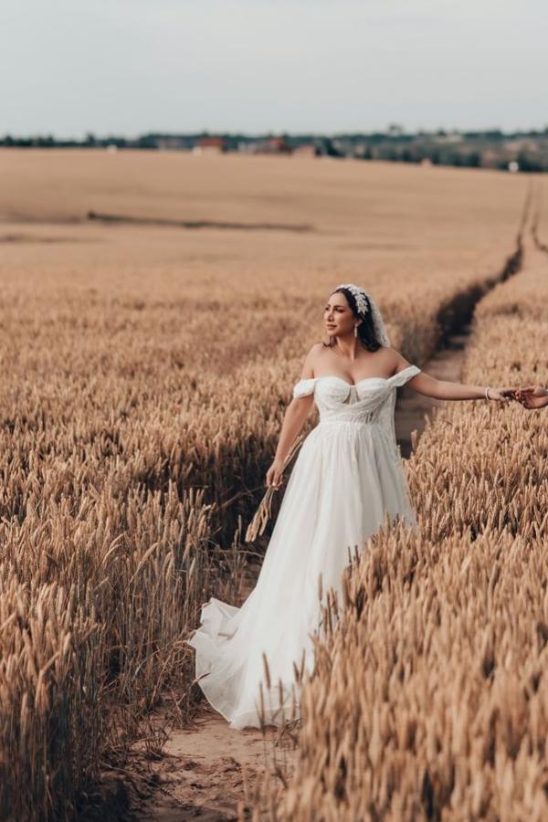 Wunderschöne A Linie Hochzeitskleider | Brautkleider mit Glitzer