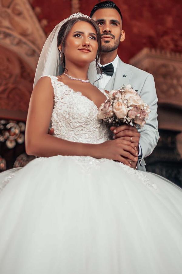 Brautkleider Prinzessin V Ausschnitt | Hochzeitskleider mit Spitze-Misshow.de