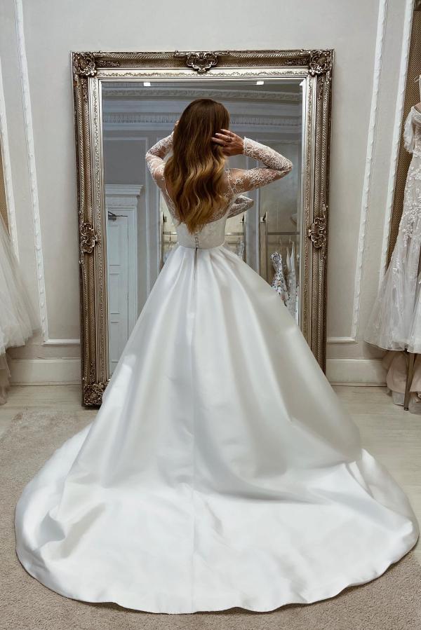 Designer Hochzeitskleider A Linie Spitze | Satin Brautkleid mit Ärmel