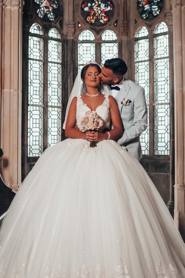 Brautkleider Prinzessin V Ausschnitt | Hochzeitskleider mit Spitze
