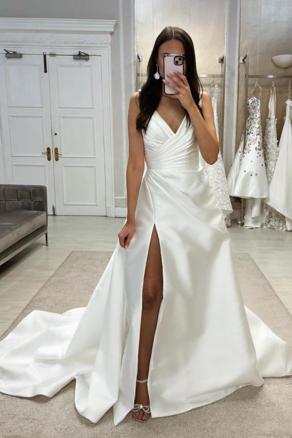 Schlichte Hochzeitskleider V Ausschnitt | Satin Brautkleider A Linie-Misshow.de