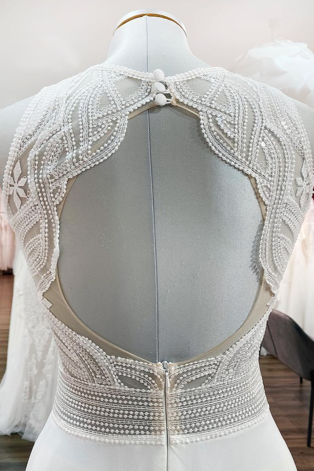 Schlichtes Hochzeitskleid mit Spitze | Etuikleider Brautkleider Online-Misshow.de
