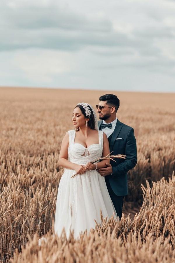 Wunderschöne A Linie Hochzeitskleider | Brautkleider mit Glitzer