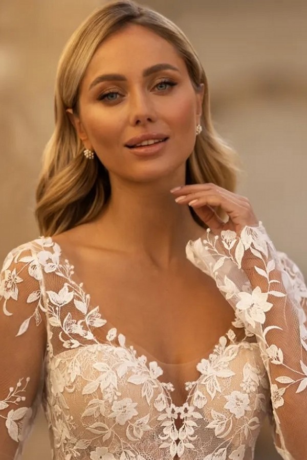 Exclusive Hochzeitskleider V Ausschnitt Spitze Brautkleider Lang Ärmel