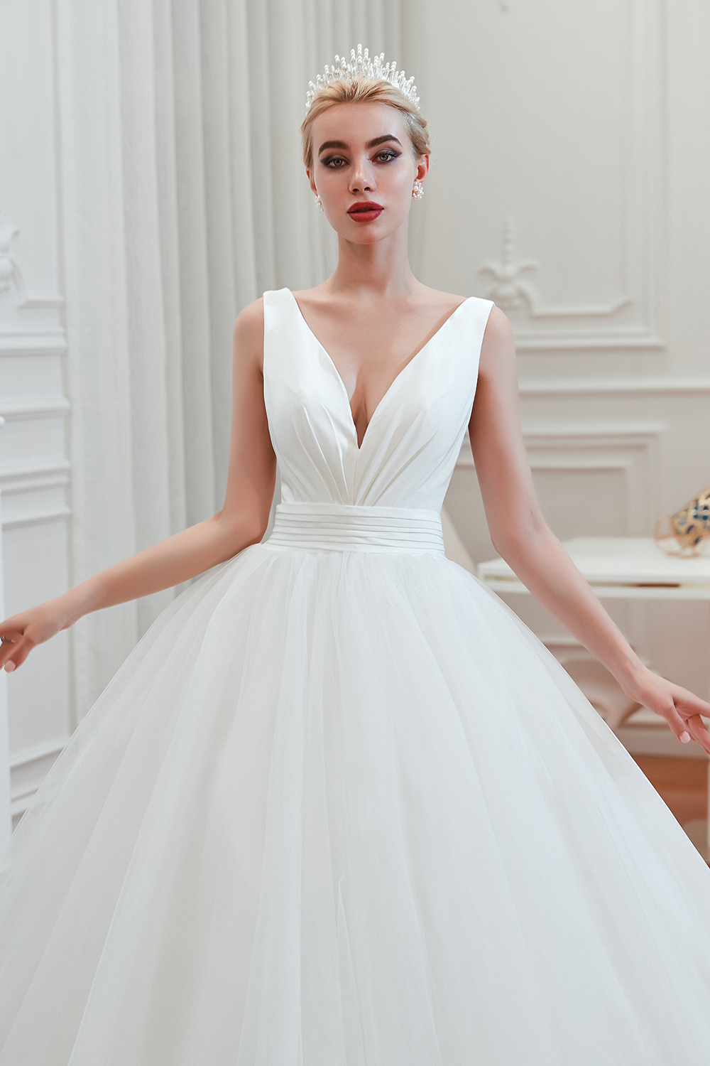 Schlichte Hochzeitskleider Prinzessin Tülle Brautkleid V Ausschnitt