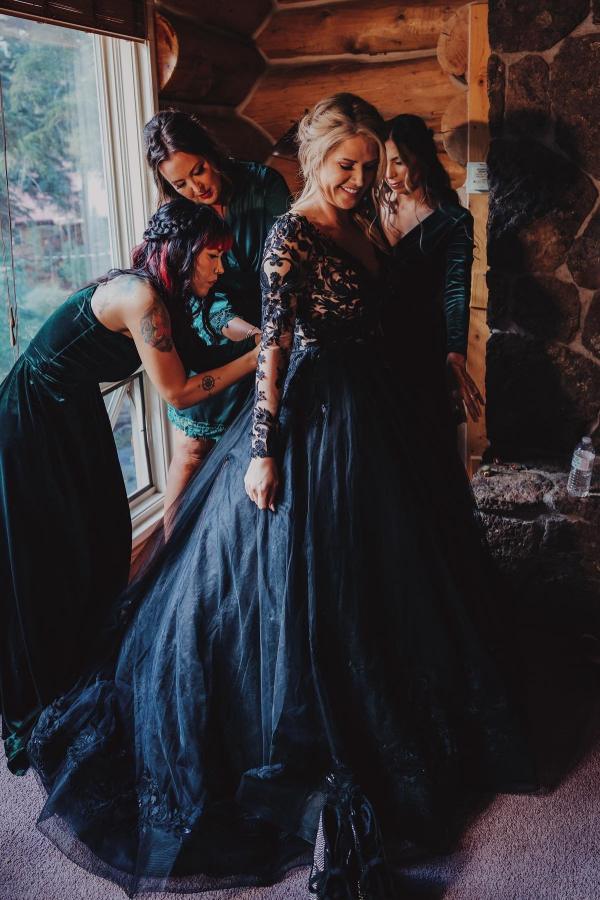 Designer Brautkleider A Linie Spitze | Schwarze Hochzeitskleider mit Ärmel-Misshow.de